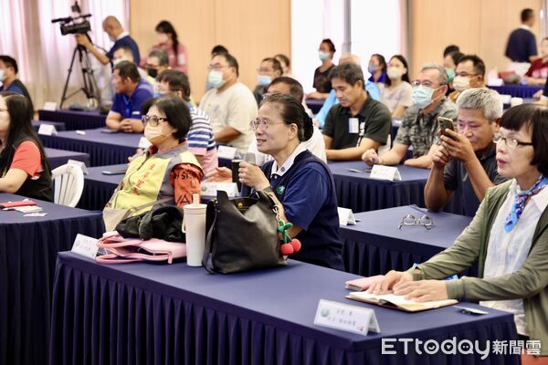 ▲台南市大北門六區於慈濟佳里聯絡處合辦防災士培訓，市長黃偉哲出席勉勵參訓人員。（記者林東良翻攝，下同）