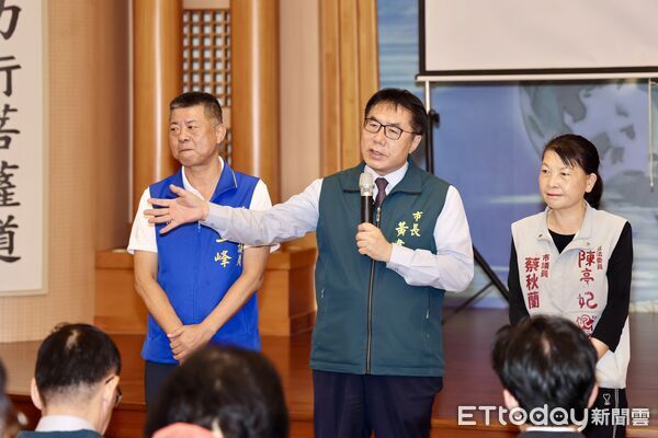 ▲台南市大北門六區於慈濟佳里聯絡處合辦防災士培訓，市長黃偉哲出席勉勵參訓人員。（記者林東良翻攝，下同）