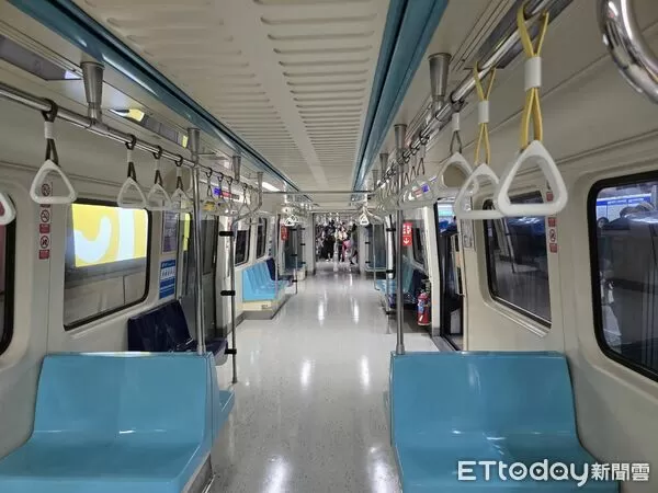 ▲▼北捷板南線車廂。（圖／讀者提供）