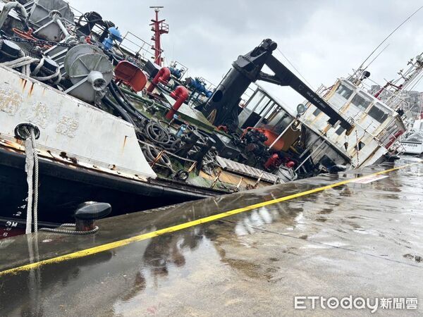 ▲▼      基隆港東15號碼頭的「宏略8號」       。（圖／記者郭世賢翻攝）