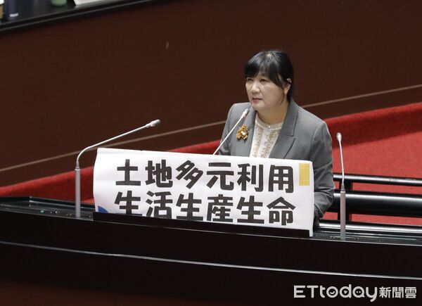▲▼民進黨立委伍麗華質詢。（圖／記者湯興漢攝）