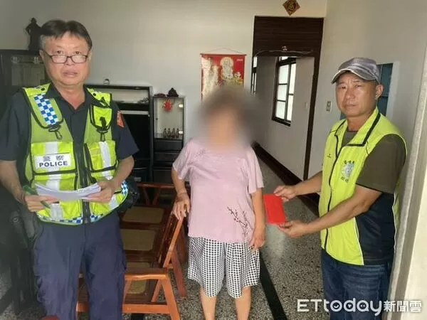 ▲新園分駐所員警連絡慈善團體助人。（圖／記者陳崑福翻攝）