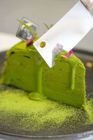 ▲▼蘭博烏石港驛站海景咖啡廳「啾咕咖啡烏石港店」！品嚐每日限定千層蛋糕，順道賞鯨去。（圖／部落客紫色微笑提供）