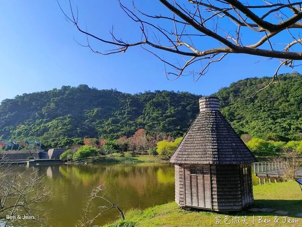 ▲▼蘭博烏石港驛站海景咖啡廳「啾咕咖啡烏石港店」！品嚐每日限定千層蛋糕，順道賞鯨去。（圖／部落客紫色微笑提供）