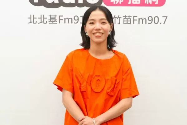 ▲▼ 洪佩瑜推出新專輯《開》DJ Emily(左)和洪佩瑜(右)一相見,兩人都想起參加超級偶像徵選時的回憶。（圖／POP Radio提供）