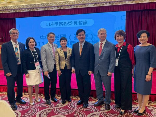 ▲▼外交部長林佳龍20日宴請世界各地的僑務委員，以及立法院與監察院外交及國防委員會委員。僑委會主委徐佳青。（圖／翻攝自Facebook／林佳龍）