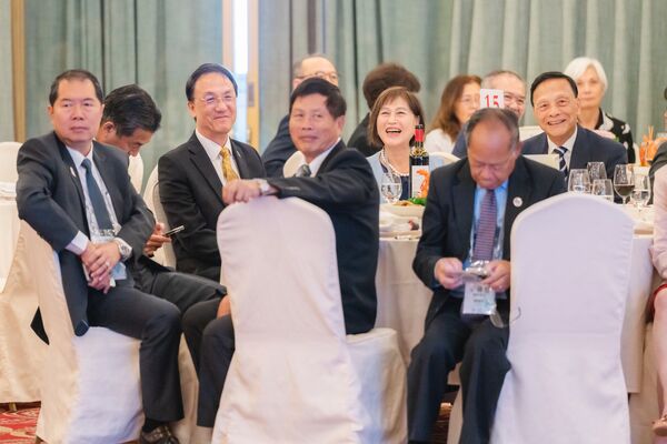 ▲▼外交部長林佳龍20日宴請世界各地的僑務委員，以及立法院與監察院外交及國防委員會委員。僑委會主委徐佳青。（圖／翻攝自Facebook／林佳龍）