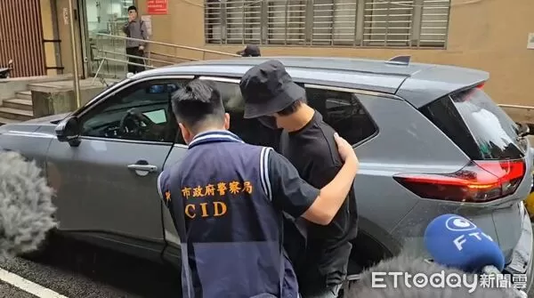 ▲修杰楷、陳柏霖、書偉、小杰全認了閃兵，遭移送至新北地檢署。圖為陳柏霖。（圖／記者陳以昇攝，下同）