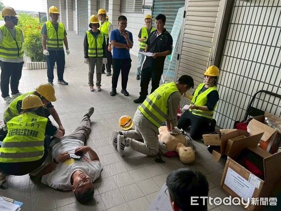 ▲▼花蓮港T-CERT以實作方式進行考核全員過關。（圖／花蓮港務分公司提供，下同）