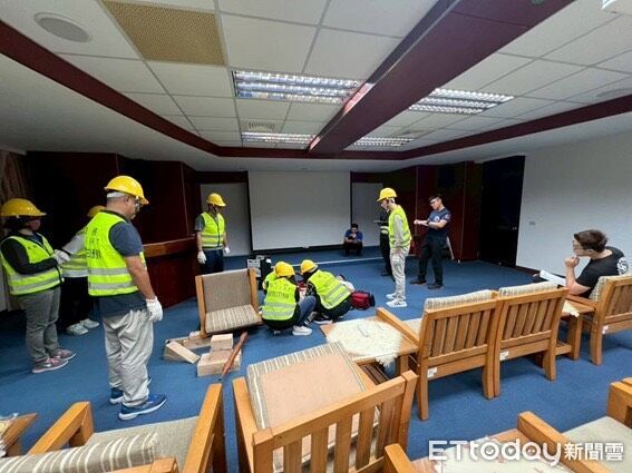 ▲▼花蓮港T-CERT以實作方式進行考核全員過關。（圖／花蓮港務分公司提供，下同）