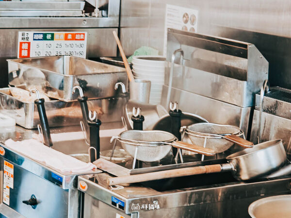 ▲▼「暖暮拉麵」赤烈火 VS 四川麻辣大評比。（圖／部落客胖貓提供）