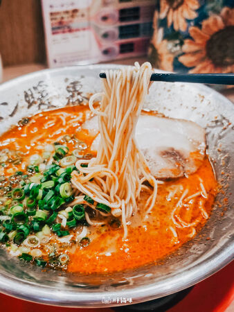 ▲▼「暖暮拉麵」赤烈火 VS 四川麻辣大評比。（圖／部落客胖貓提供）