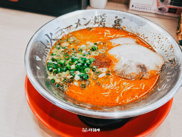 ▲▼「暖暮拉麵」赤烈火 VS 四川麻辣大評比。（圖／部落客胖貓提供）