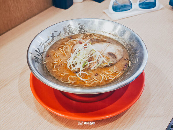 ▲▼「暖暮拉麵」赤烈火 VS 四川麻辣大評比。（圖／部落客胖貓提供）