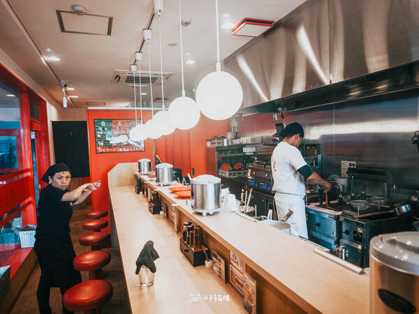 ▲▼「暖暮拉麵」赤烈火 VS 四川麻辣大評比。（圖／部落客胖貓提供）