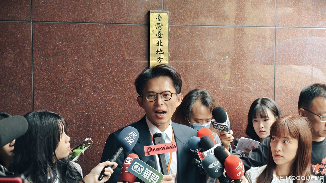 黃國昌酸《鏡週刊》造假「大菜變餿水」　不道歉就提告！