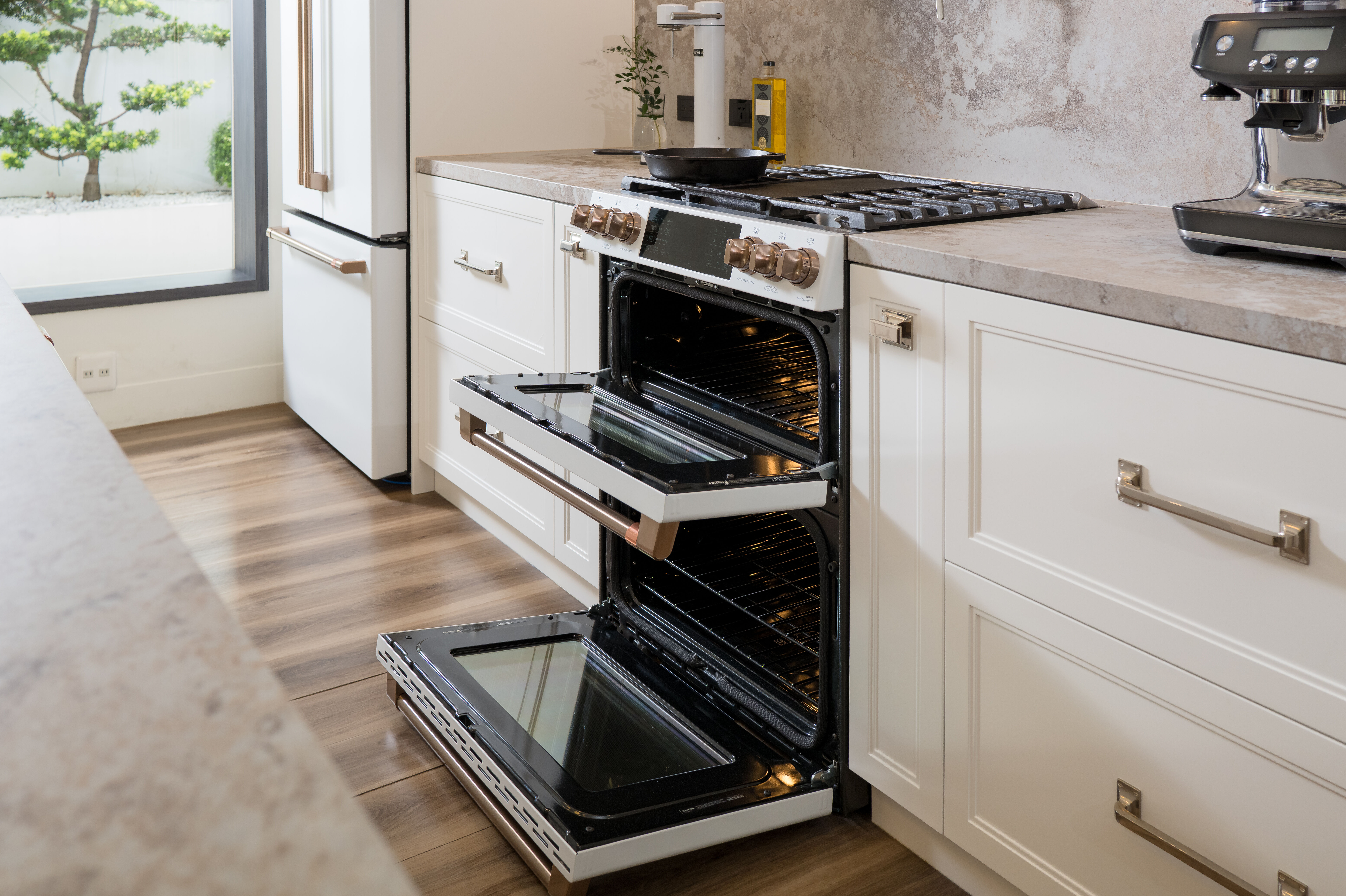 ▲Café 30 吋六口雙層美式爐連烤。（圖／品牌提供）