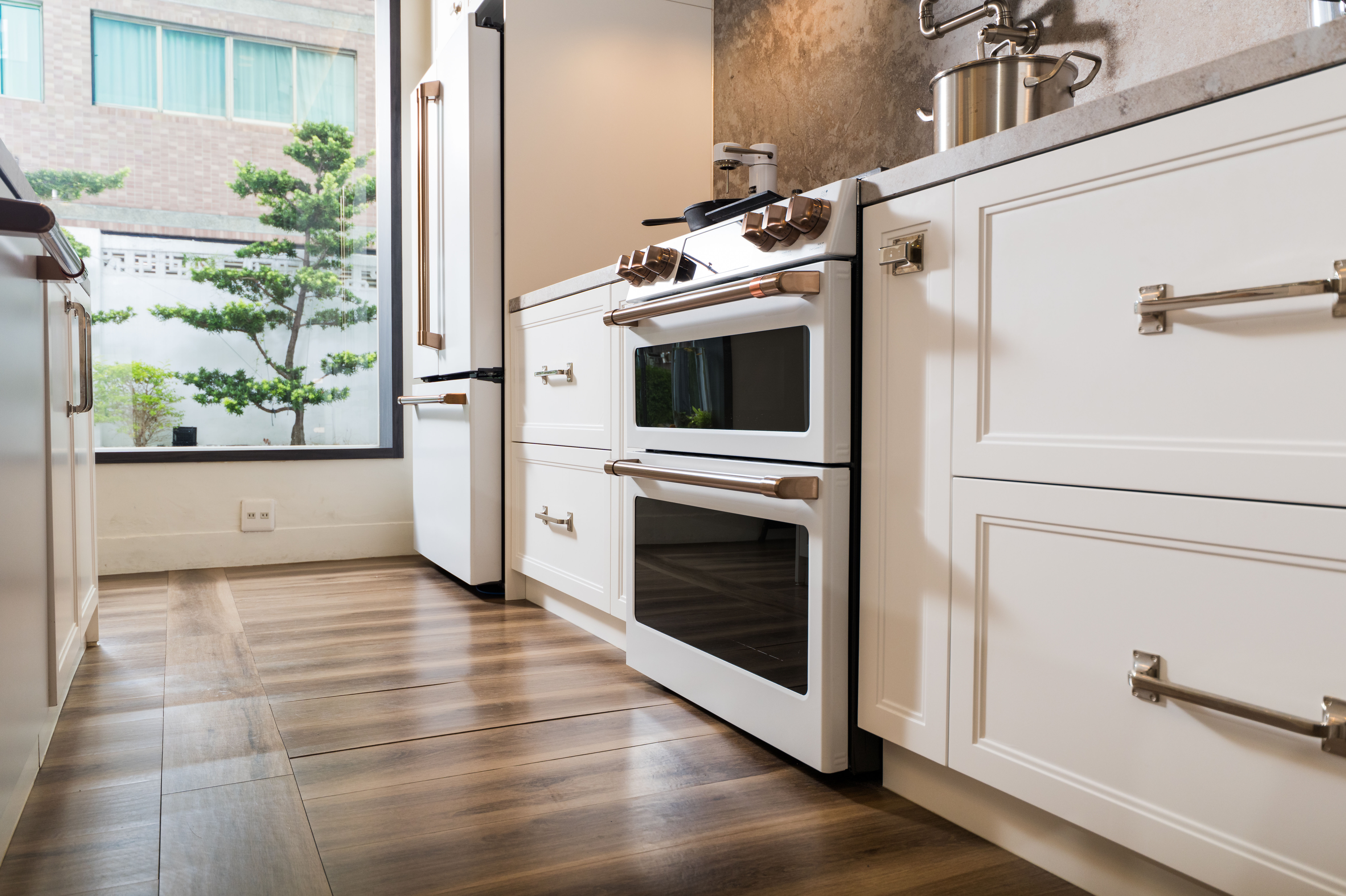 ▲Café 30 吋六口雙層美式爐連烤。（圖／品牌提供）