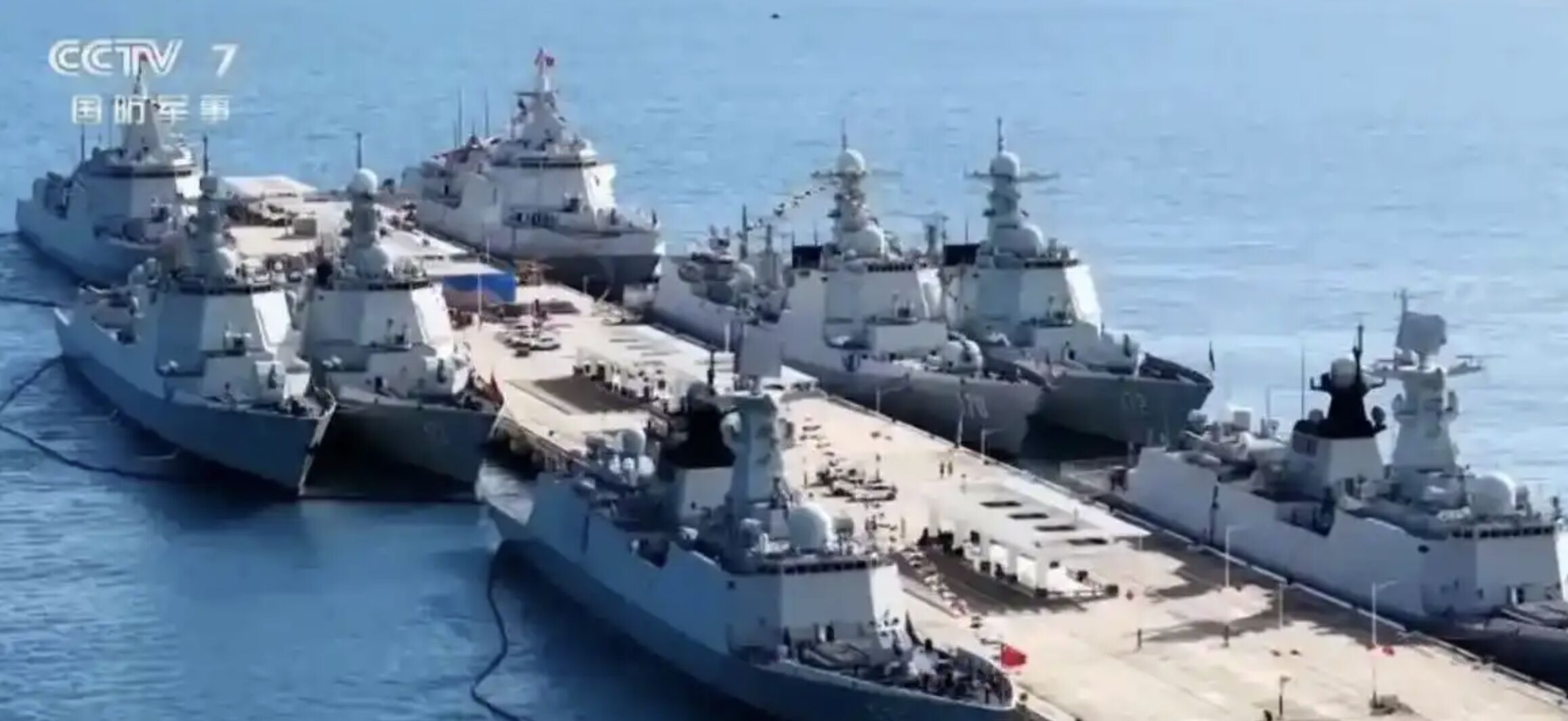 ▲大陸部分知名酒店宣傳標榜海景房可看軍港，踩到國安紅線。（圖／翻攝央視）