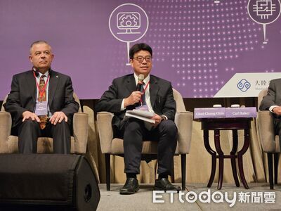 邱垂正：絕不屈服於中國武力威嚇　台灣永不投降