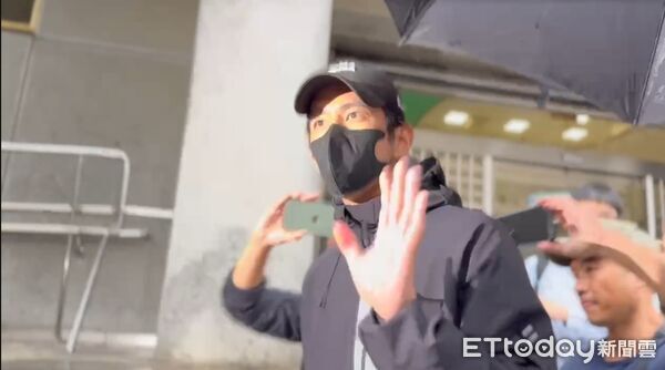 ▲修杰楷新北檢複訊結束。（圖／記者陳以昇攝）
