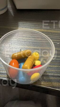 ▲患者每日三餐都要補充營養品。（圖／家屬提供）