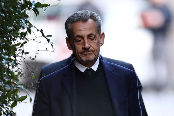 ▲▼法國前總統沙柯吉（Nicolas Sarkozy）21日正式進入巴黎拉桑特監獄（La Santé Prison）服刑，成為法國近現代史上首位入獄的前總統。。（圖／路透）