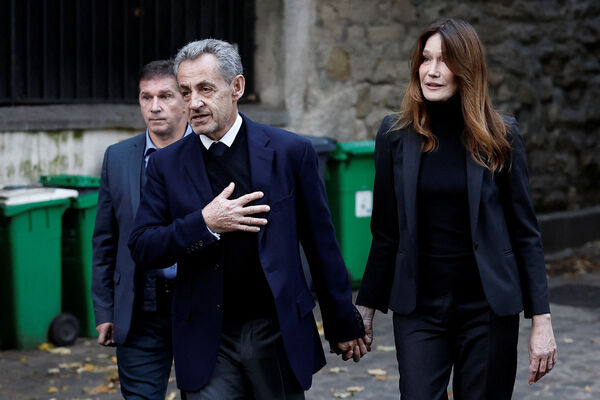 ▲▼法國前總統沙柯吉（Nicolas Sarkozy）21日正式進入巴黎拉桑特監獄（La Santé Prison）服刑，成為法國近現代史上首位入獄的前總統。。（圖／路透）