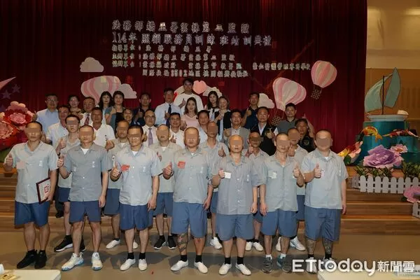 ▲16名學員合影留念，象徵嶄新人生的開始。（圖／記者游瓊華翻攝）