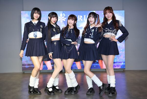 ▲▼語晴（左起）、Ivy (依函)、璦昀(Yumi)、Nina (絜妮)、Kimi (婷婷)。（圖／KIRABASE提供）