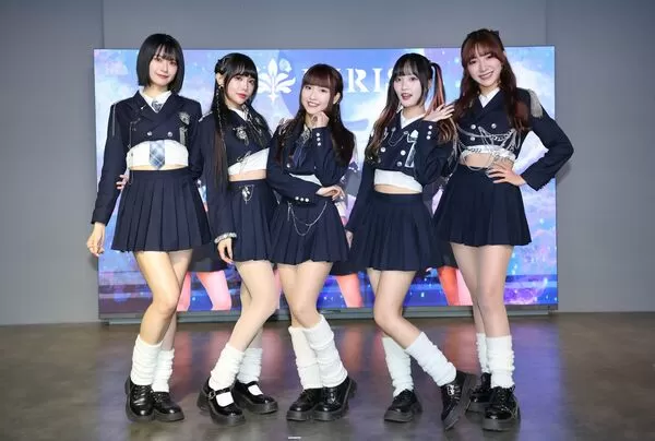 ▲▼語晴（左起）、Ivy (依函)、璦昀(Yumi)、Nina (絜妮)、Kimi (婷婷)。（圖／KIRABASE提供）