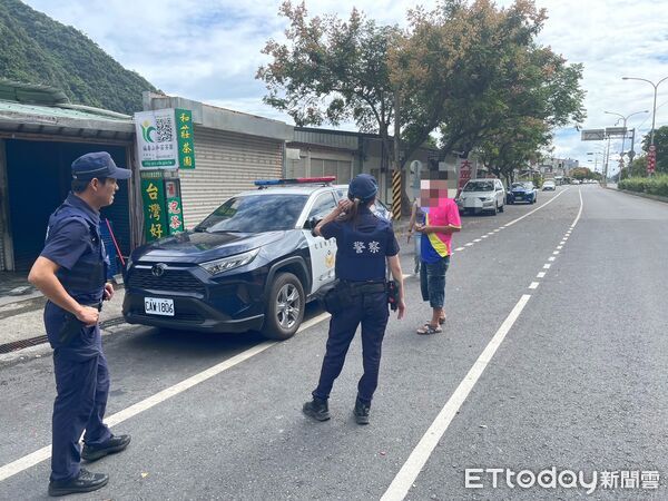 ▲▼新城警方加強太魯閣閣口管制點巡視並對逗留民眾進行勸導與驅離。（圖／新城警分局提供，下同）