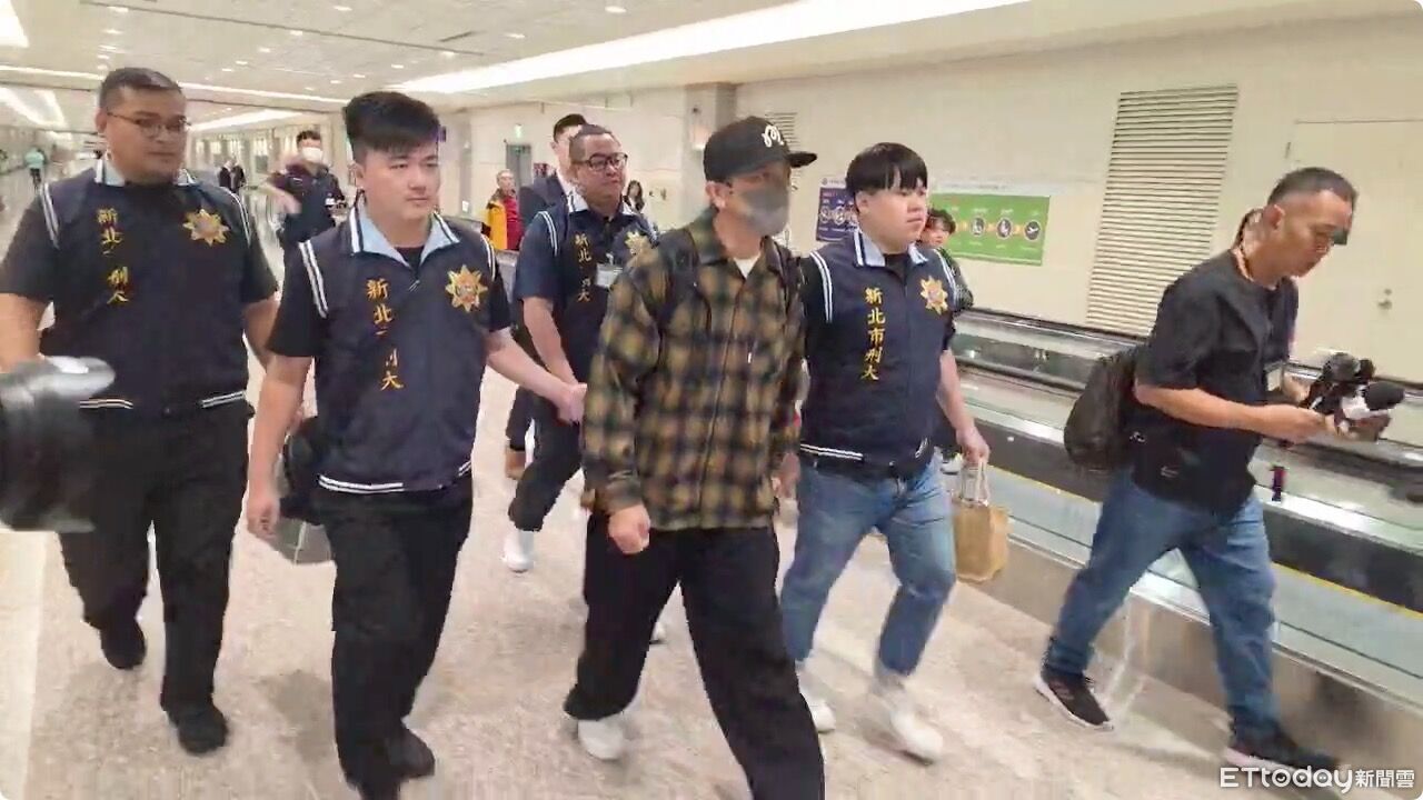 坤達涉閃兵「KID經典表情」被瘋傳! 結巴轉頭求救