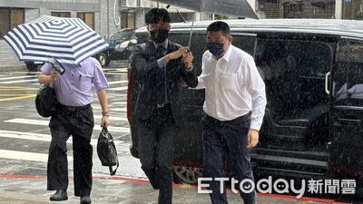 快訊/NONO涉性侵揉胸2女!今「黑白配」3度現身 默默走進法庭