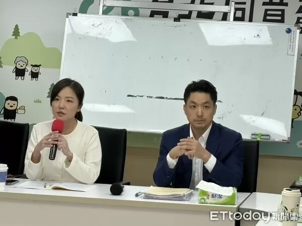 ▲▼ 蔣萬安向民進黨黨團說明重大議法案 。（圖／記者鄭佩玟攝）