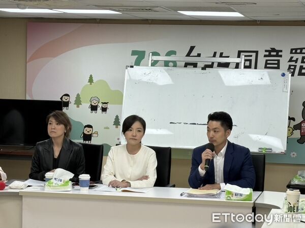 ▲▼ 蔣萬安向民進黨黨團說明重大議法案 。（圖／記者鄭佩玟攝）