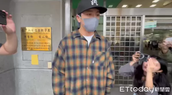 ▲▼坤達閃兵，50萬交保。（圖／記者陳以昇攝）