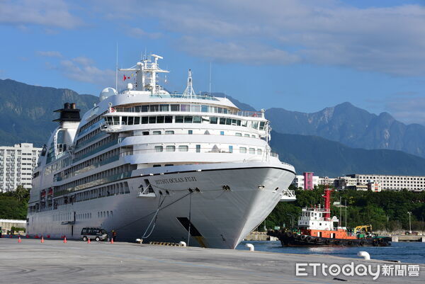 ▲海洋富士號今年10月8日駛入花蓮港。（圖／曹夢麟拍攝，花蓮分公司提供，下同）