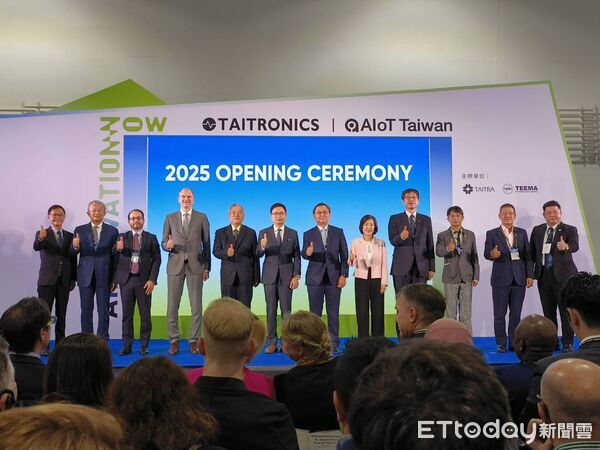 ▲揭幕典禮貴賓大合照。（圖／記者張佩芬攝）