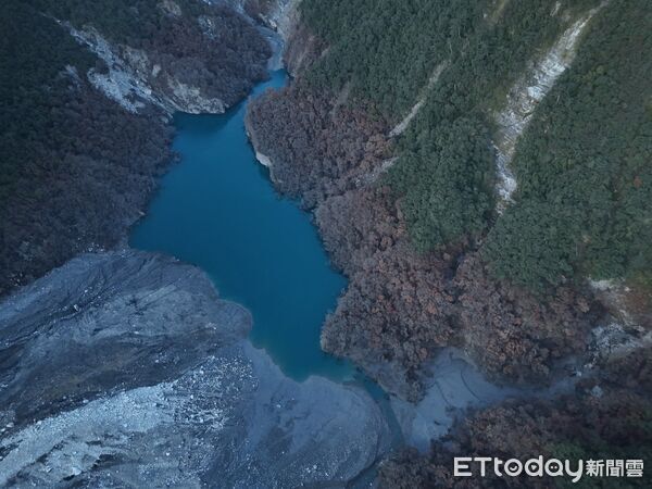 ▲▼馬太鞍溪堰塞湖經連日監測水位穩定，解除紅色警戒。（圖／花蓮分署提供，下同）