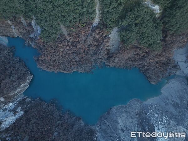 ▲▼馬太鞍溪堰塞湖經連日監測水位穩定，解除紅色警戒。（圖／花蓮分署提供，下同）