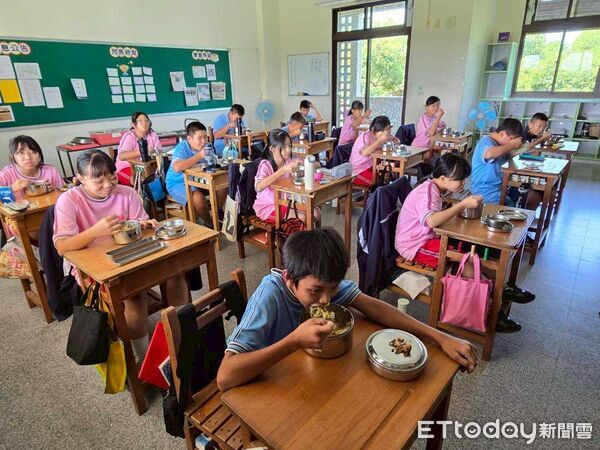 ▲台南市教育局宣佈11月底前停止校園使用溫體豬肉，全面啟動午餐食安防疫措施。（記者林東良翻攝，下同）