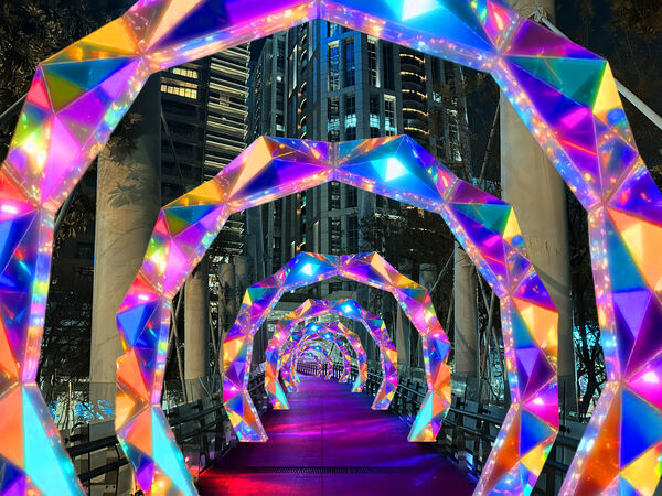 ▲2025新北歡樂耶誕城以「馬戲嘉年華」為主題，與全球知名的「LINE FRIENDS & LINE FRIENDS minini」角色IP合作。（示意圖／新北市觀旅局提供）