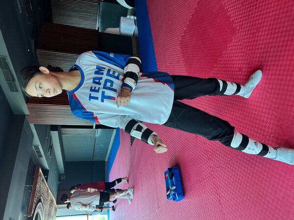 ▲巴林亞洲青年運動會，林立瑋、王婕菱出任中華隊掌旗官。（圖／中華奧會提供）