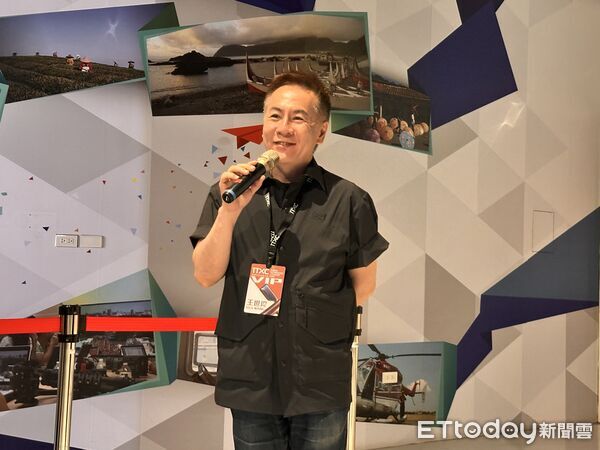 ▲▼高雄「Volare 行動飛行劇院」推出《妖怪森林》飛行劇院版，期間限定試映，讓觀眾可以透過獨家飛行椅直接「飛進故事裡」。（圖／記者林育綾攝）