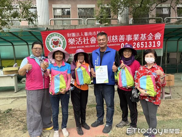 ▲台南市仁德區仁義運動公園槌球場，銀髮選手揮槌上陣，展現穩健身手與競技精神。（記者林東良翻攝，下同）