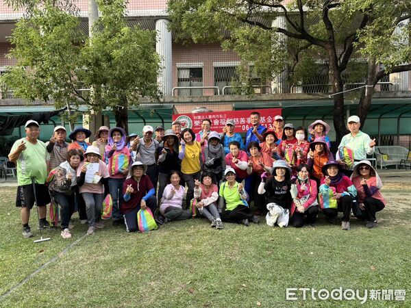 ▲台南市仁德區仁義運動公園槌球場，銀髮選手揮槌上陣，展現穩健身手與競技精神。（記者林東良翻攝，下同）