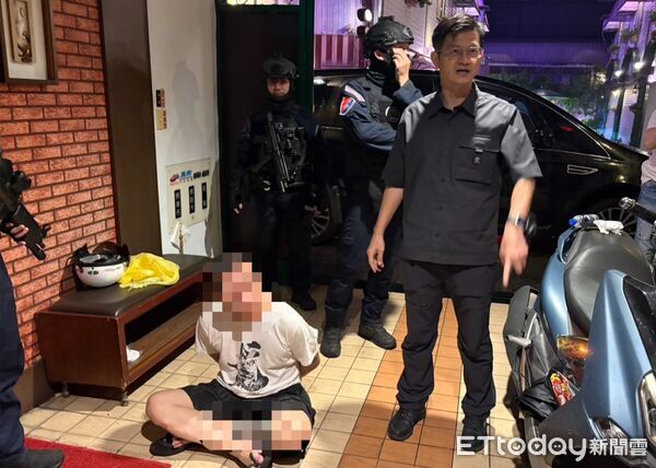 ▲▼新莊22日晚間發生槍擊案，41歲李男頸部中彈送醫宣告不治。（圖／記者陳以昇翻攝，下同）