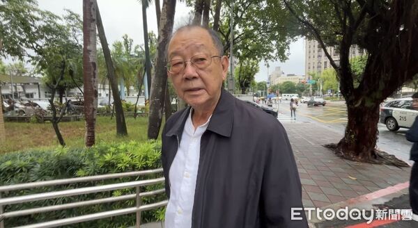 ▲▼ 柯文哲涉收受政治獻金案開庭，邱復生出庭作證。（圖／記者許靖騏攝，下同）