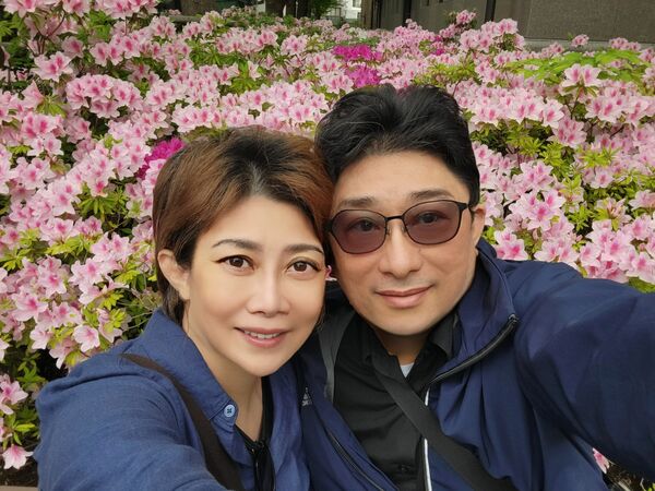 ▲小彤老師與先生慶青銅婚。（圖／馬可孛羅公關）